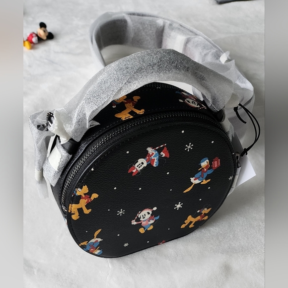 Disney X Coach Canteen Crossbody With Holiday Print - Picture 10 of 12